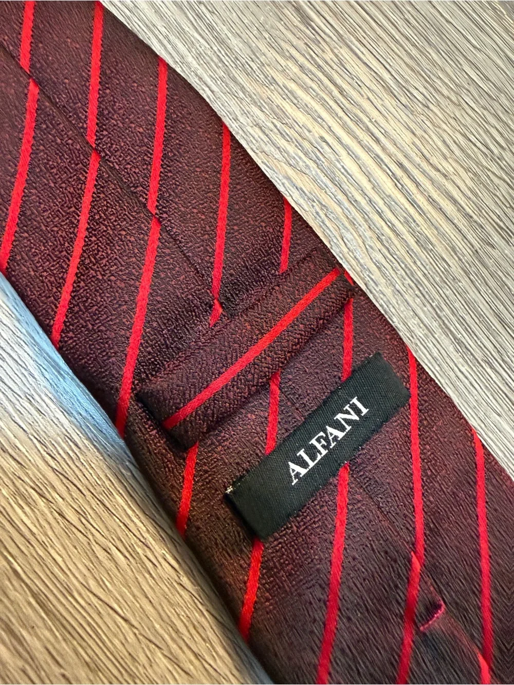 Alfani black red